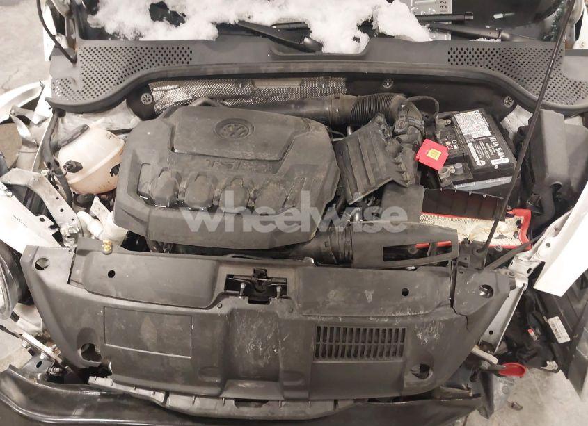 Photo 10 of 2018 Volkswagen Beetle 2.0T COAST/2.0T S/2.0T SE (VIN 3VW5DAAT2JM503503)