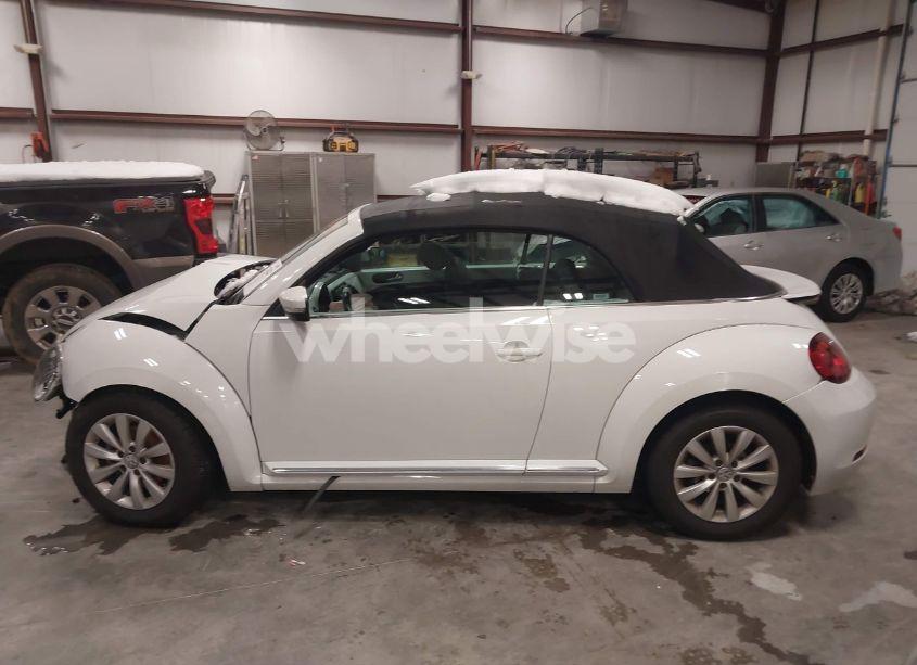 Photo 14 of 2018 Volkswagen Beetle 2.0T COAST/2.0T S/2.0T SE (VIN 3VW5DAAT2JM503503)