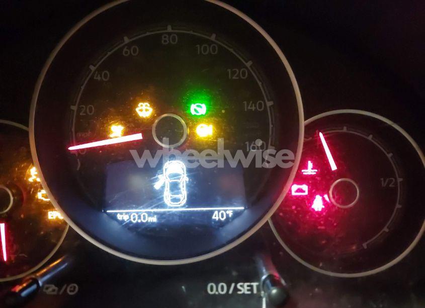 Photo 15 of 2018 Volkswagen Beetle 2.0T COAST/2.0T S/2.0T SE (VIN 3VW5DAAT2JM503503)