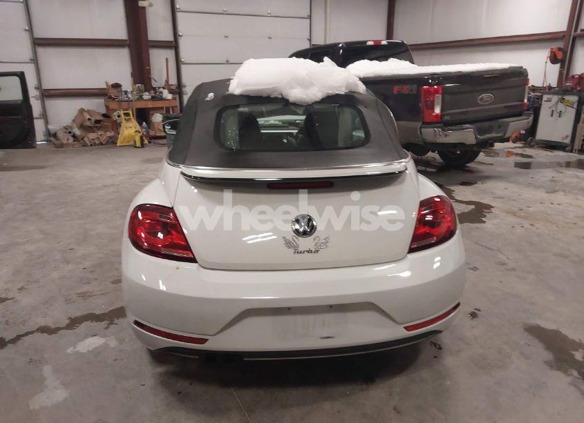 Photo 16 of 2018 Volkswagen Beetle 2.0T COAST/2.0T S/2.0T SE (VIN 3VW5DAAT2JM503503)