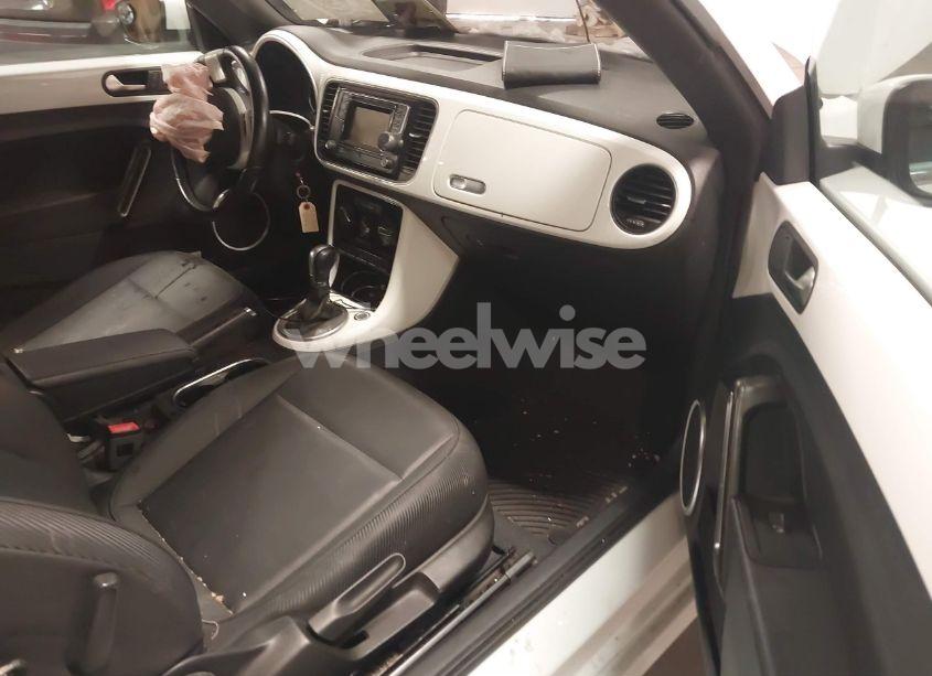 Photo 5 of 2018 Volkswagen Beetle 2.0T COAST/2.0T S/2.0T SE (VIN 3VW5DAAT2JM503503)