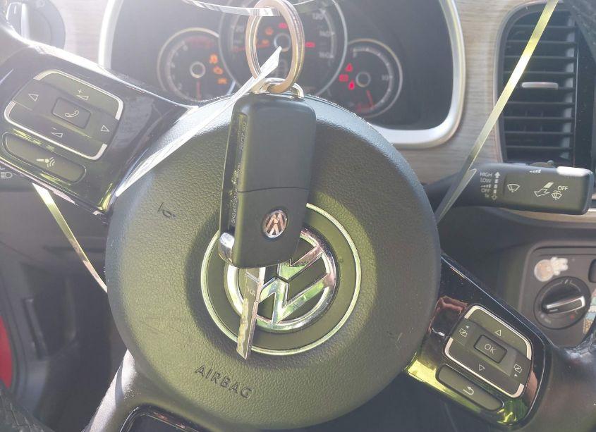 Photo 11 of 2018 Volkswagen Beetle 2.0T COAST/2.0T S/2.0T SE (VIN 3VW5DAAT3JM502814)