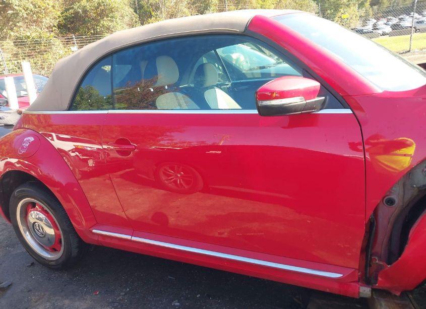 Photo 14 of 2018 Volkswagen Beetle 2.0T COAST/2.0T S/2.0T SE (VIN 3VW5DAAT3JM502814)