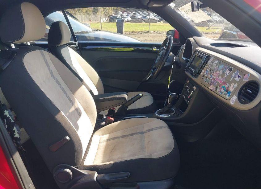 Photo 5 of 2018 Volkswagen Beetle 2.0T COAST/2.0T S/2.0T SE (VIN 3VW5DAAT3JM502814)