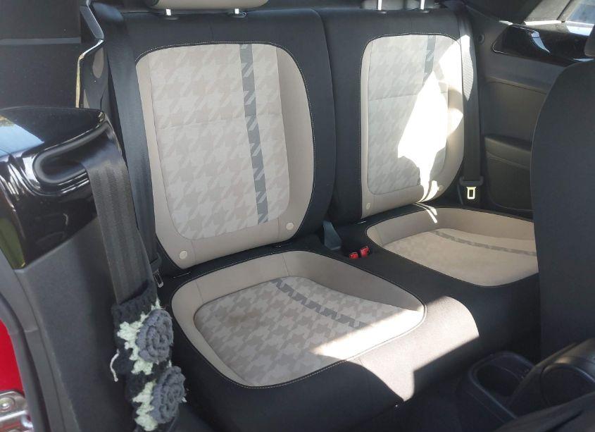 Photo 8 of 2018 Volkswagen Beetle 2.0T COAST/2.0T S/2.0T SE (VIN 3VW5DAAT3JM502814)