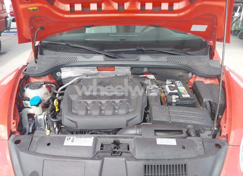 Photo 10 of 2018 Volkswagen Beetle 2.0T COAST/2.0T S/2.0T SE (VIN 3VW5DAAT3JM506460)