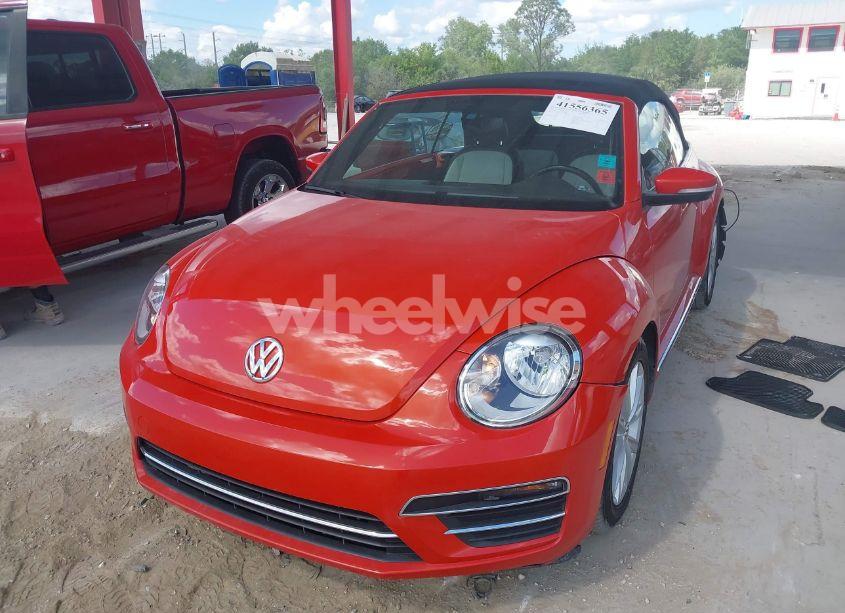 Photo 2 of 2018 Volkswagen Beetle 2.0T COAST/2.0T S/2.0T SE (VIN 3VW5DAAT3JM506460)
