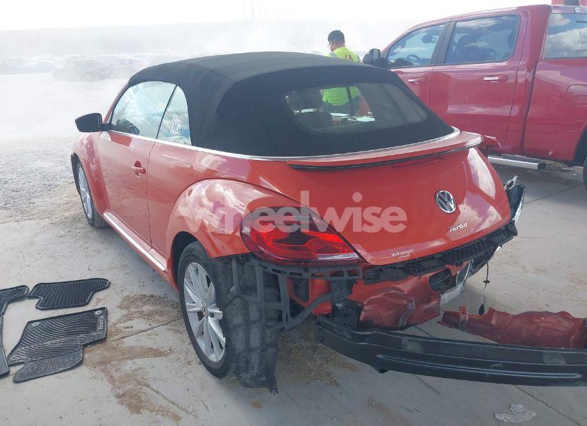 Photo 3 of 2018 Volkswagen Beetle 2.0T COAST/2.0T S/2.0T SE (VIN 3VW5DAAT3JM506460)