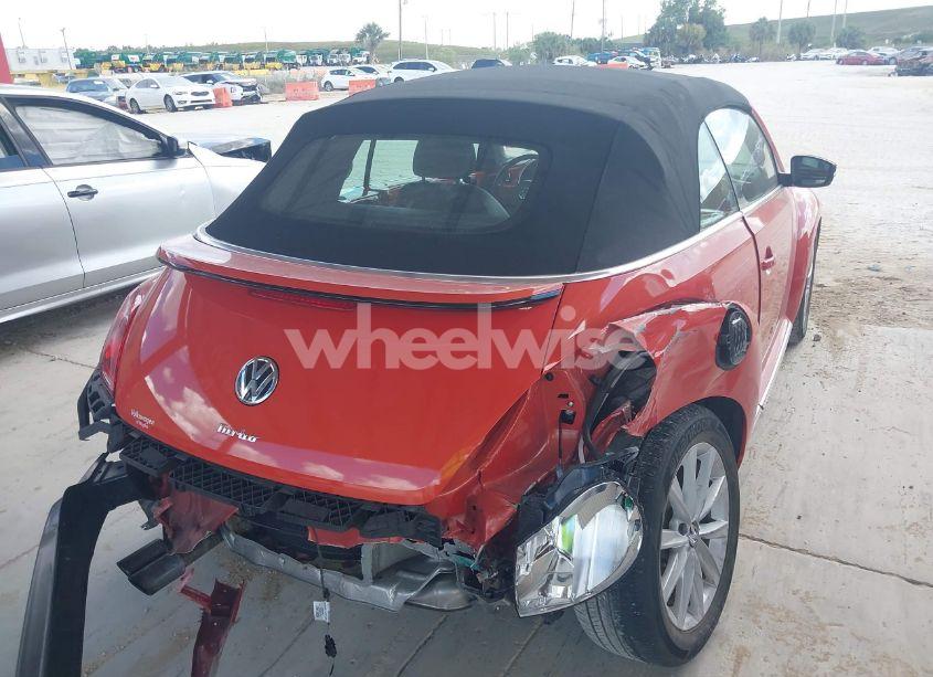 Photo 4 of 2018 Volkswagen Beetle 2.0T COAST/2.0T S/2.0T SE (VIN 3VW5DAAT3JM506460)