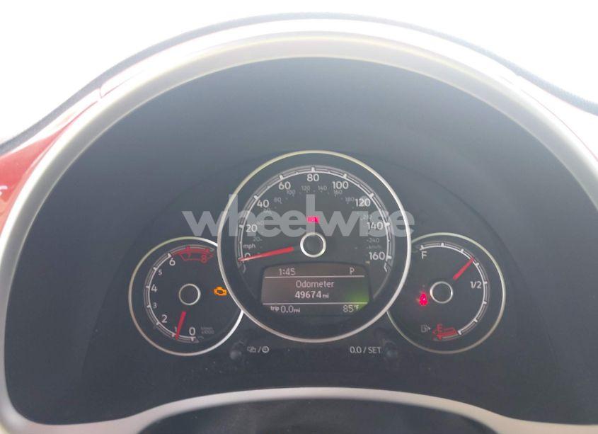 Photo 7 of 2018 Volkswagen Beetle 2.0T COAST/2.0T S/2.0T SE (VIN 3VW5DAAT3JM506460)