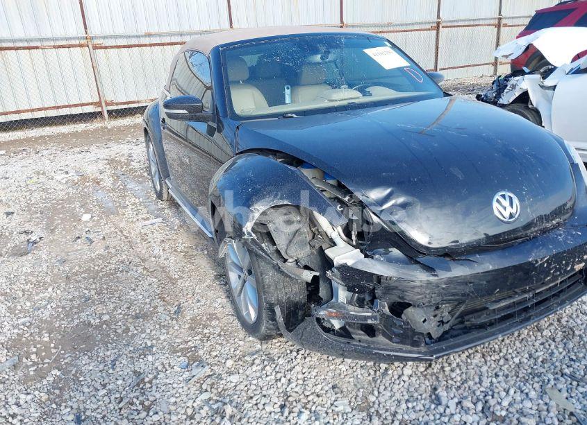 2013 Volkswagen Beetle 2.0L TDI (VIN 3VW5L7AT0DM802773) main photo