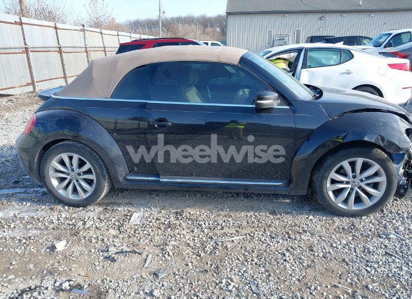 Photo 13 of 2013 Volkswagen Beetle 2.0L TDI (VIN 3VW5L7AT0DM802773)