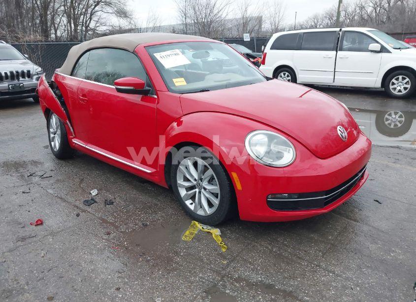 2014 Volkswagen Beetle 2.0L TDI (VIN 3VW5L7AT4EM805600) main photo