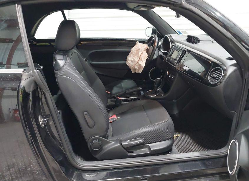 Photo 5 of 2013 Volkswagen Beetle 2.0L TDI (VIN 3VW5L7ATXDM815899)