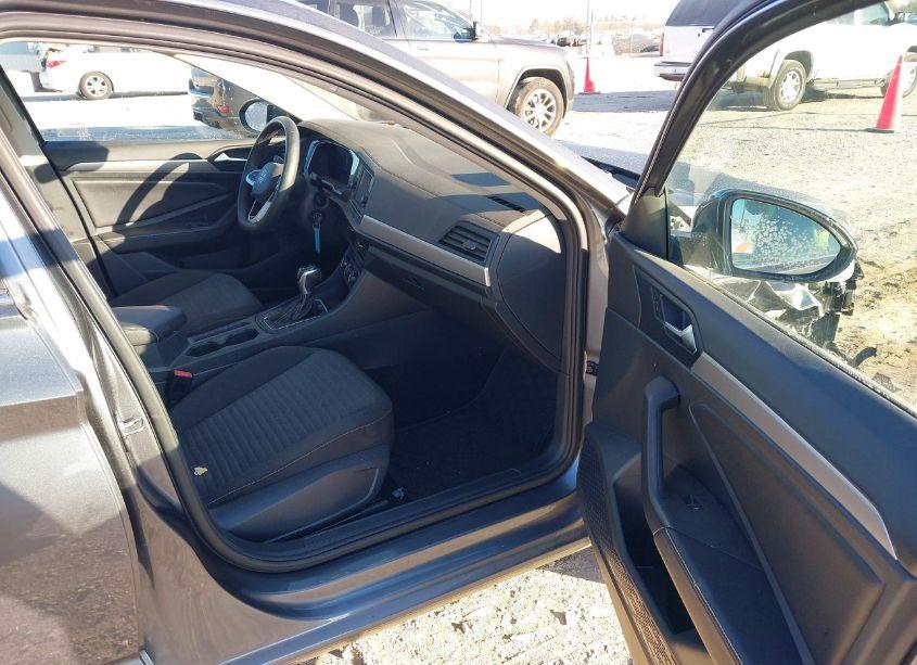 Photo 5 of 2024 Volkswagen Jetta 1.5T S (VIN 3VW5M7BU0RM052500)