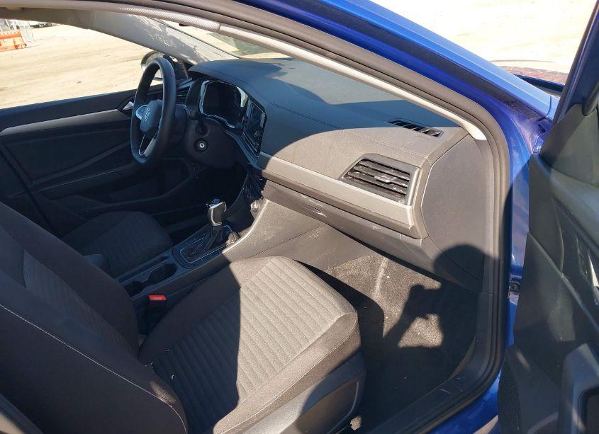 Photo 5 of 2024 Volkswagen Jetta 1.5T S (VIN 3VW5M7BU0RM080667)