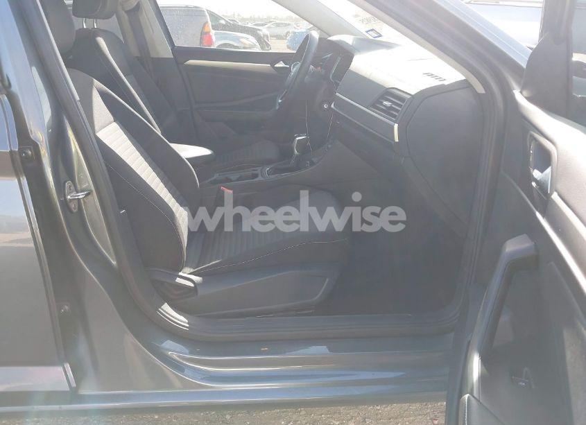 Photo 5 of 2024 Volkswagen Jetta 1.5T S (VIN 3VW5M7BU0RM095394)