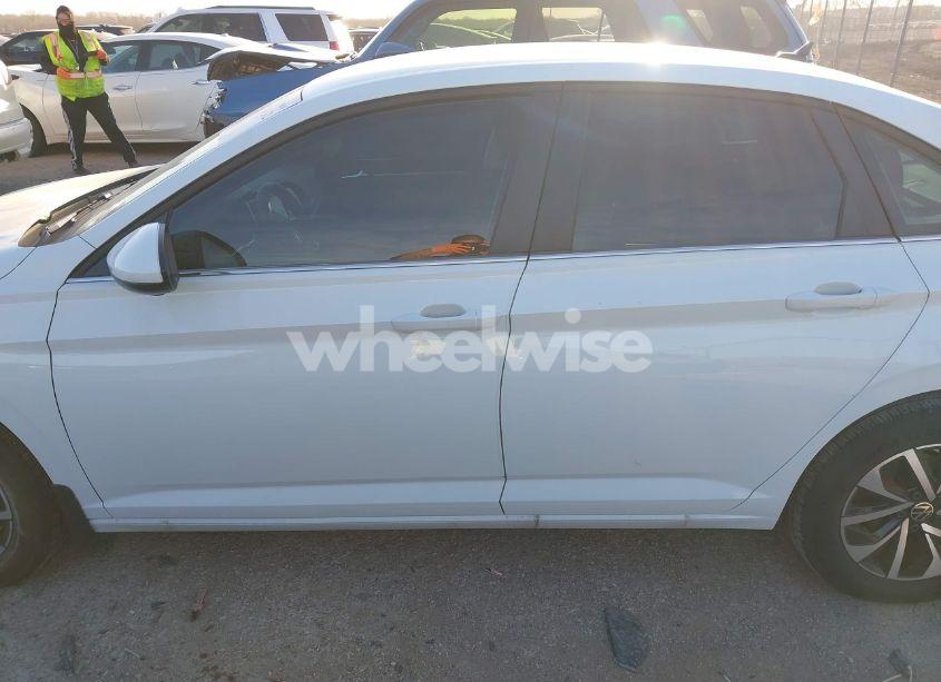 Photo 14 of 2024 Volkswagen Jetta 1.5T S (VIN 3VW5M7BU2RM065572)