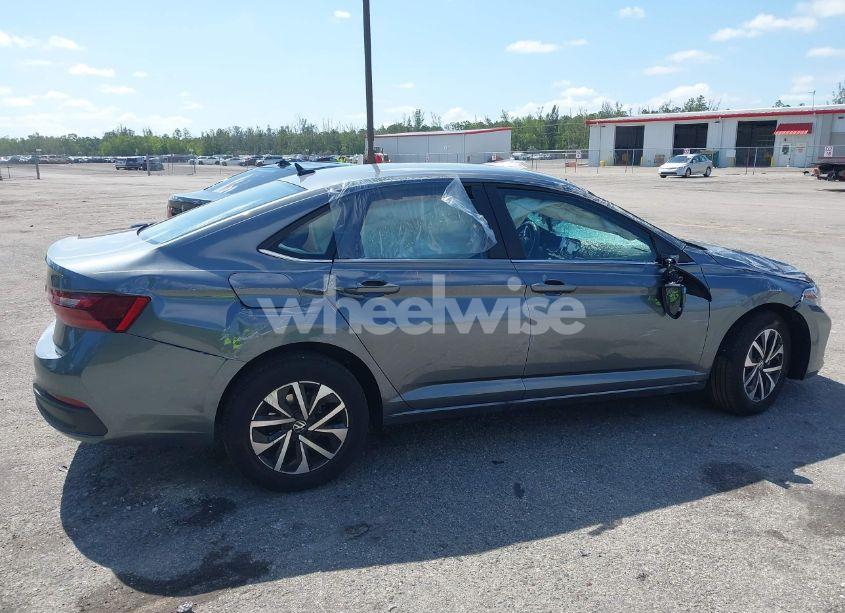 Photo 4 of 2024 Volkswagen Jetta 1.5T S (VIN 3VW5M7BU2RM074403)