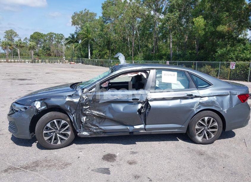 Photo 6 of 2024 Volkswagen Jetta 1.5T S (VIN 3VW5M7BU2RM074403)