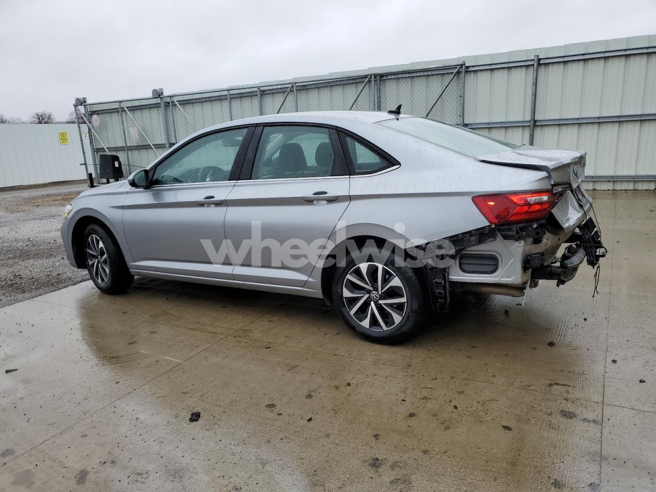 Photo 2 of 2024 VOLKSWAGEN JETTA S (VIN 3VW5M7BU2RM090004)