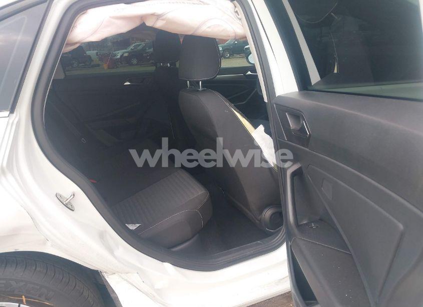 Photo 8 of 2024 Volkswagen Jetta 1.5T S (VIN 3VW5M7BU3RM095888)