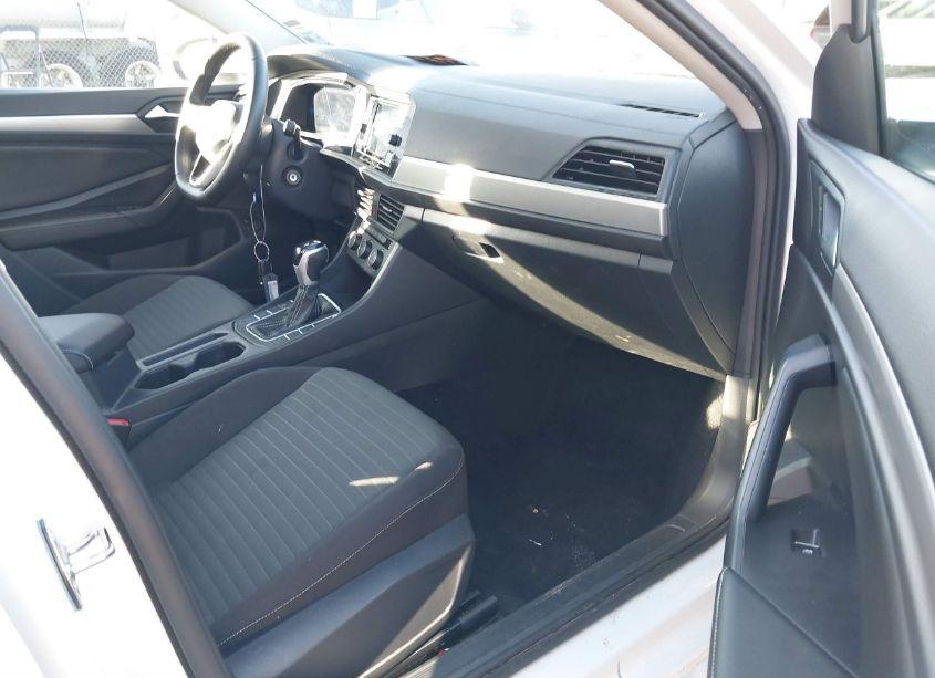 Photo 5 of 2024 Volkswagen Jetta (VIN 3VW5M7BU5RM002451)