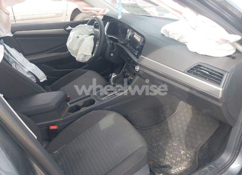 Photo 5 of 2024 Volkswagen Jetta 1.5T S (VIN 3VW5M7BU5RM099750)