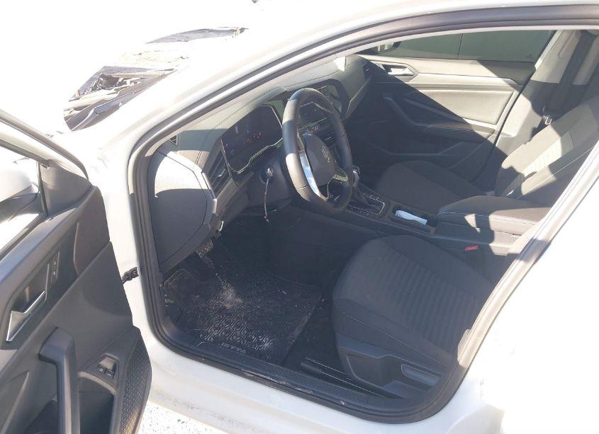 Photo 5 of 2024 Volkswagen Jetta 1.5T S (VIN 3VW5M7BU6RM099465)