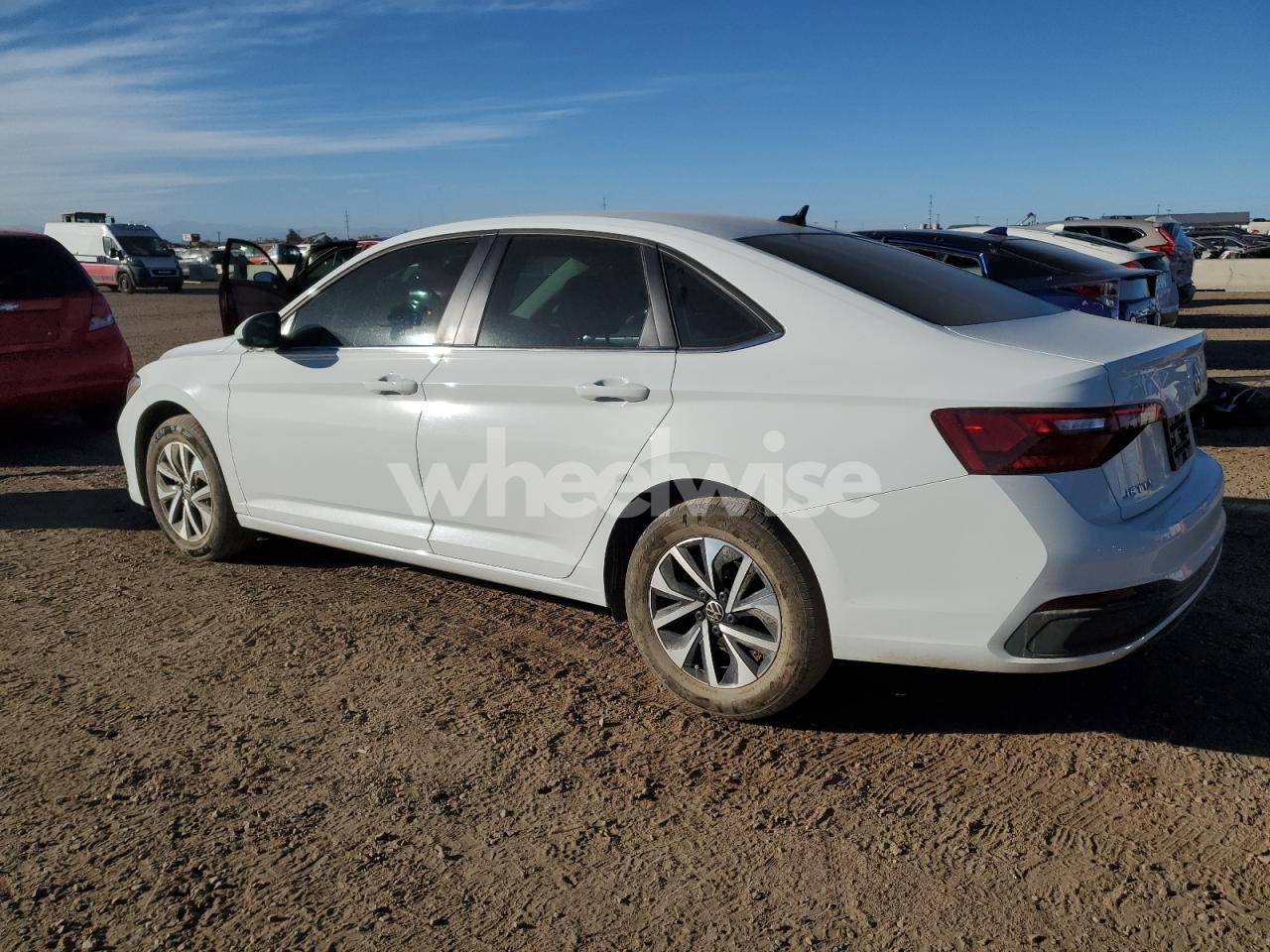 Photo 2 of 2024 VOLKSWAGEN JETTA S (VIN 3VW5M7BU7RM020563)