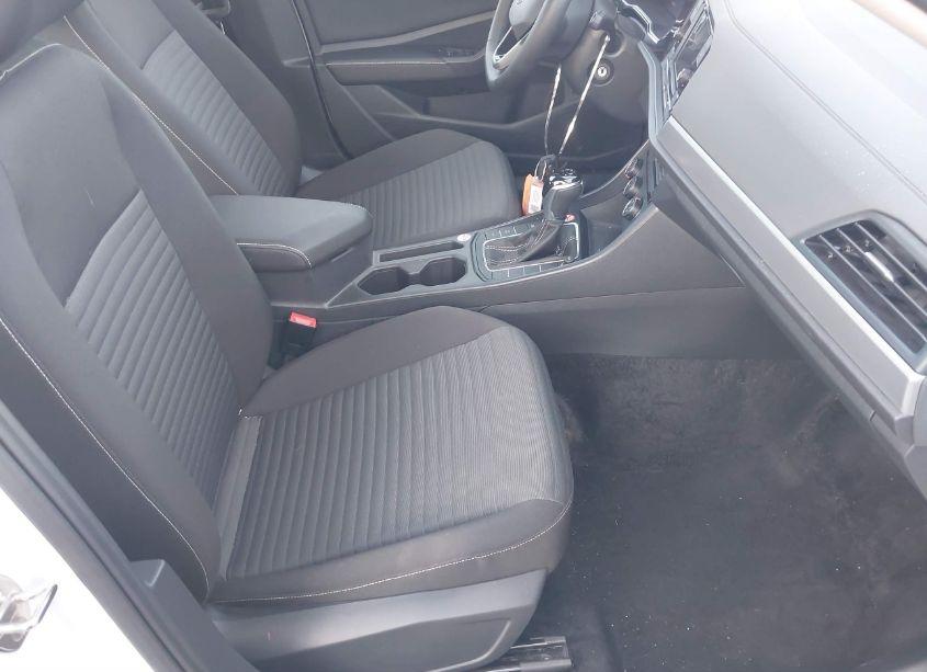 Photo 5 of 2024 Volkswagen Jetta 1.5T S (VIN 3VW5M7BU8RM088256)