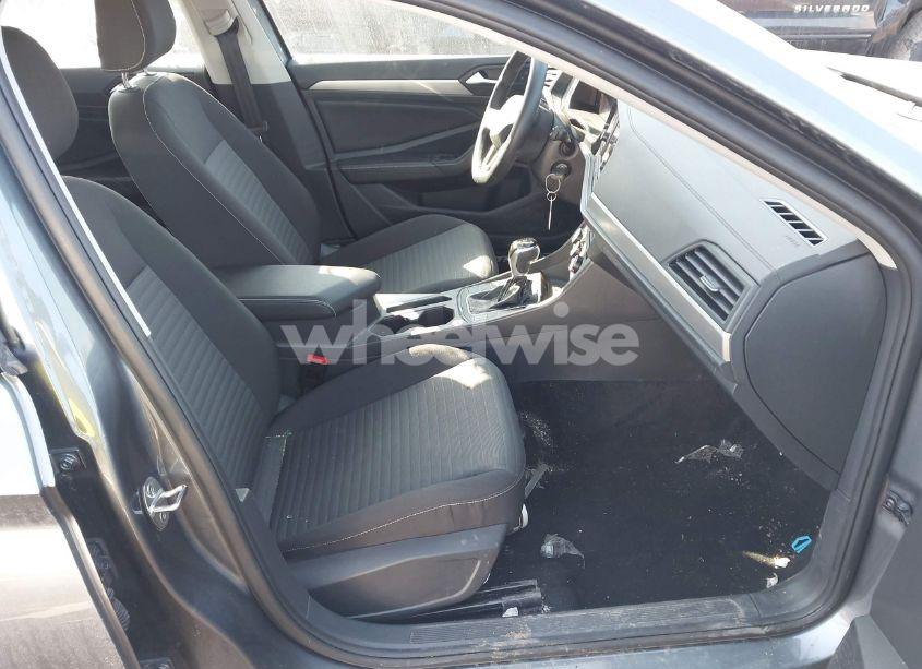 Photo 5 of 2024 Volkswagen Jetta 1.5T S (VIN 3VW5M7BU9RM090260)