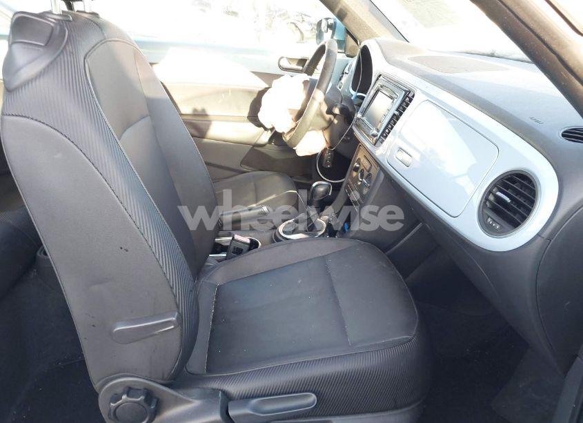 Photo 5 of 2013 Volkswagen Beetle 2.5L (VIN 3VW5P7AT0DM812482)
