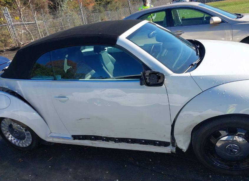 Photo 13 of 2013 Volkswagen Beetle 2.5L (VIN 3VW5P7AT1DM823054)