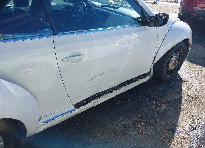 Photo 17 of 2013 Volkswagen Beetle 2.5L (VIN 3VW5P7AT1DM823054)