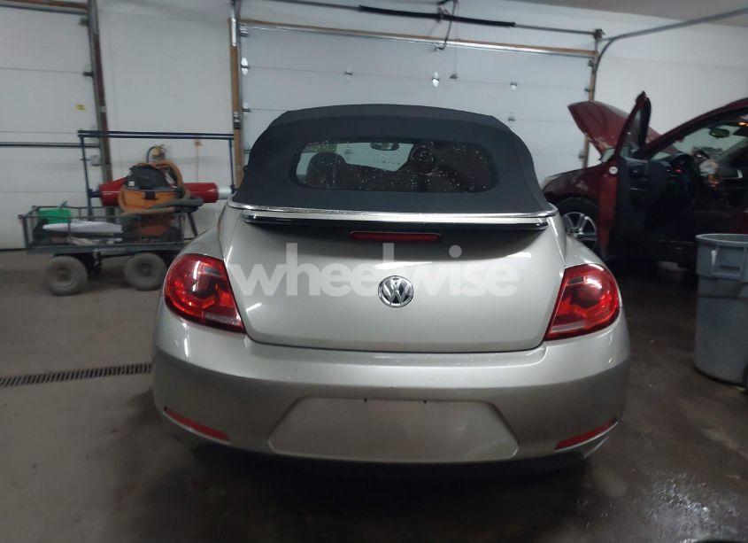 Photo 17 of 2014 Volkswagen Beetle 2.5L (VIN 3VW5P7AT2EM804529)