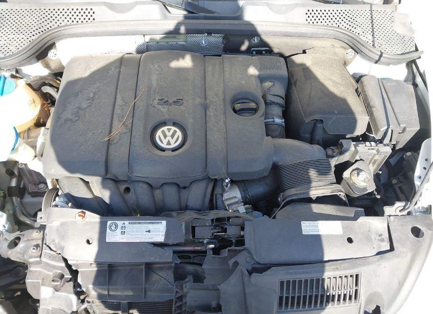 Photo 10 of 2014 Volkswagen Beetle 2.5L (VIN 3VW5P7AT3EM801090)