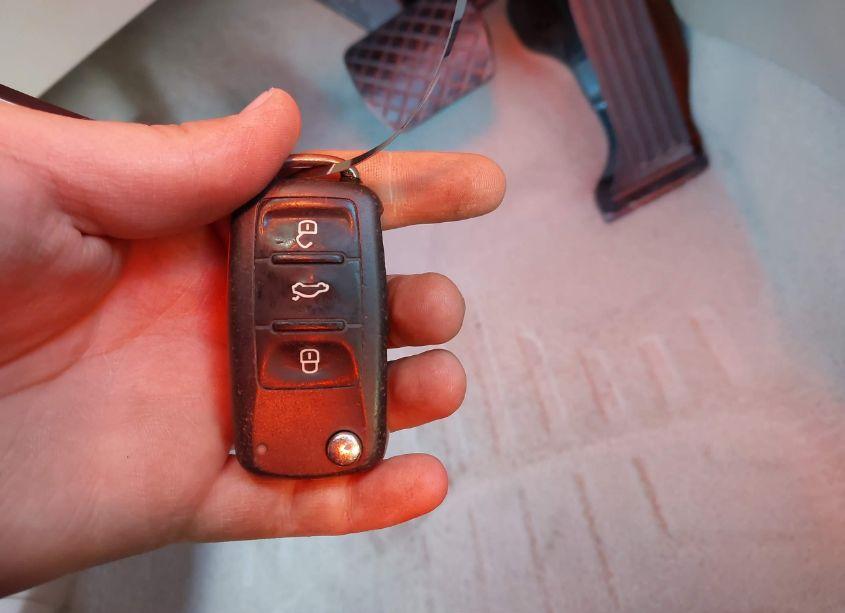 Photo 11 of 2014 Volkswagen Beetle 2.5L (VIN 3VW5P7AT3EM801090)