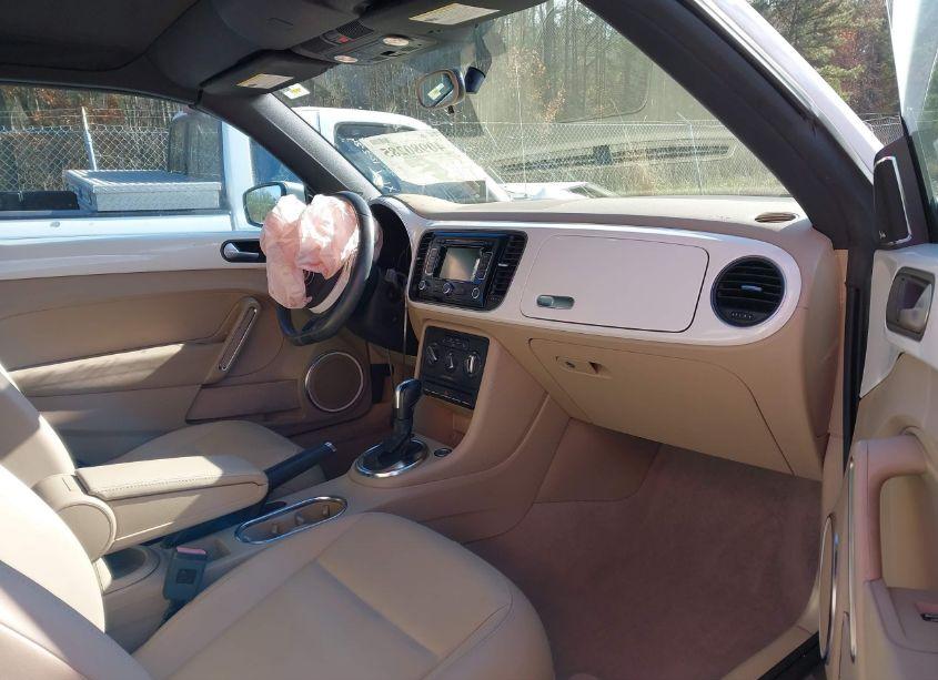 Photo 5 of 2014 Volkswagen Beetle 2.5L (VIN 3VW5P7AT3EM801090)