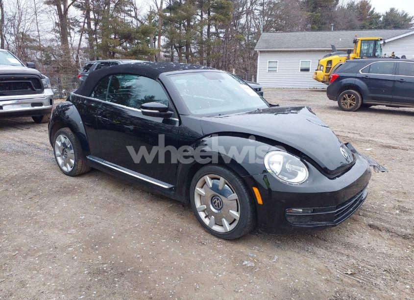 2013 Volkswagen Beetle 2.5L (VIN 3VW5P7AT4DM811853) main photo