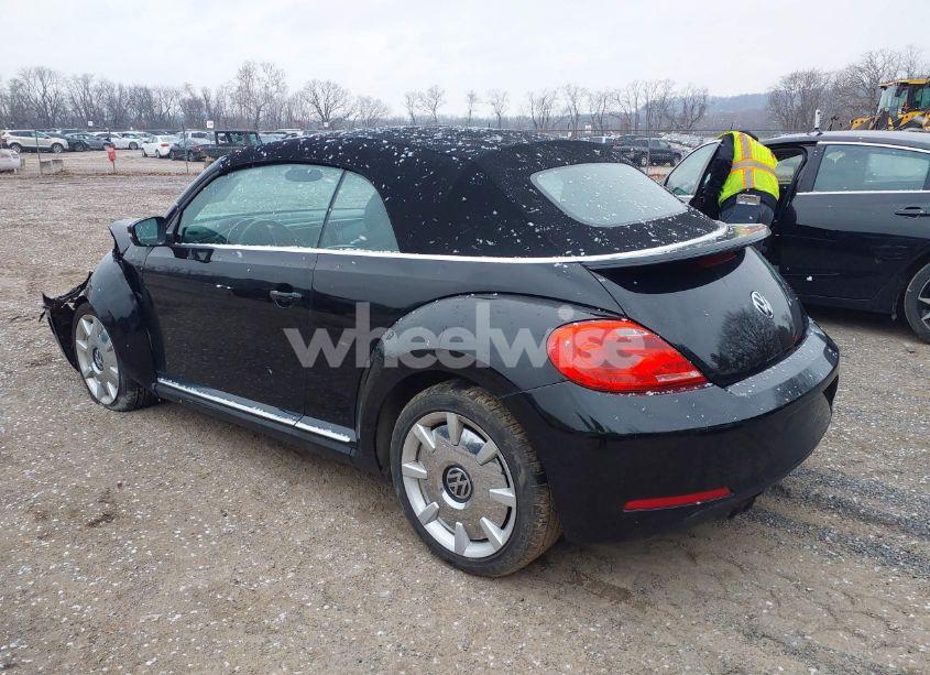 Photo 3 of 2013 Volkswagen Beetle 2.5L (VIN 3VW5P7AT4DM811853)