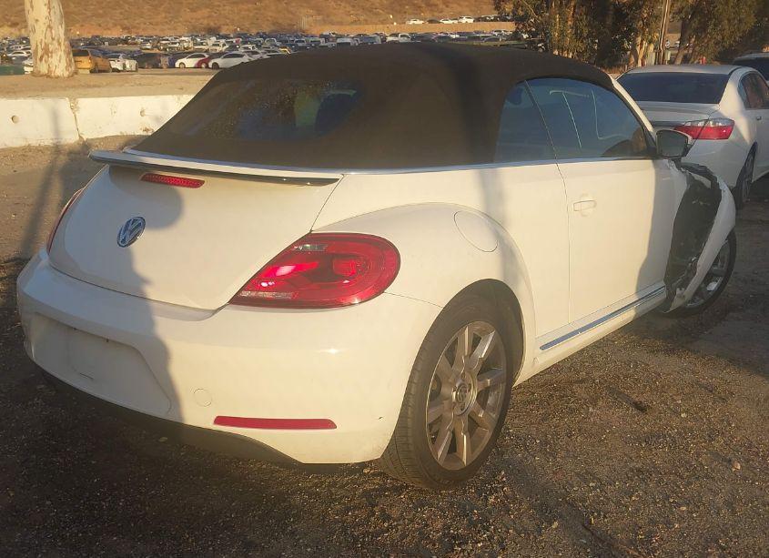 Photo 4 of 2013 Volkswagen Beetle 2.5L (VIN 3VW5P7AT5DM811361)