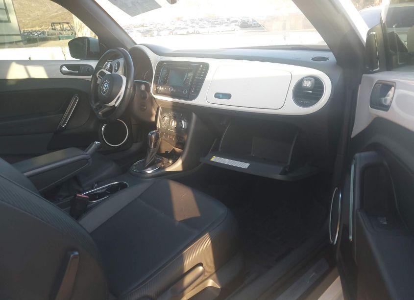 Photo 5 of 2013 Volkswagen Beetle 2.5L (VIN 3VW5P7AT5DM811361)