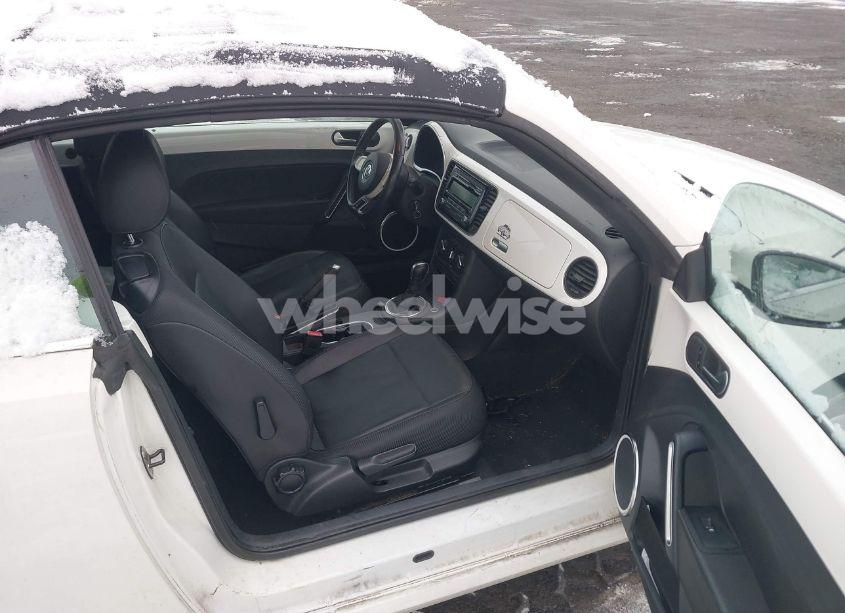Photo 5 of 2013 Volkswagen Beetle 2.5L (VIN 3VW5P7AT7DM816299)