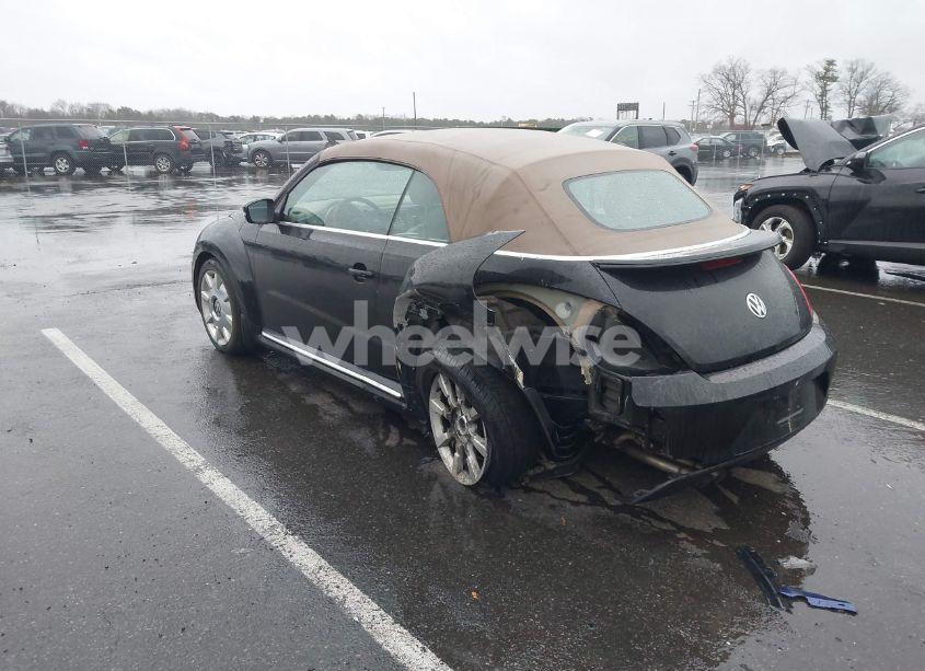 Photo 6 of 2013 Volkswagen Beetle 2.5L (VIN 3VW5P7AT8DM832656)