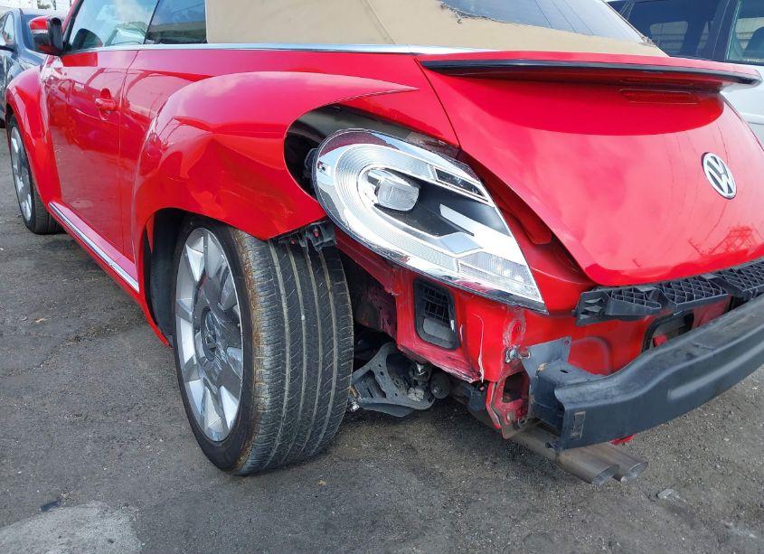 Photo 18 of 2013 Volkswagen Beetle 2.5L (VIN 3VW5P7AT8DM832883)