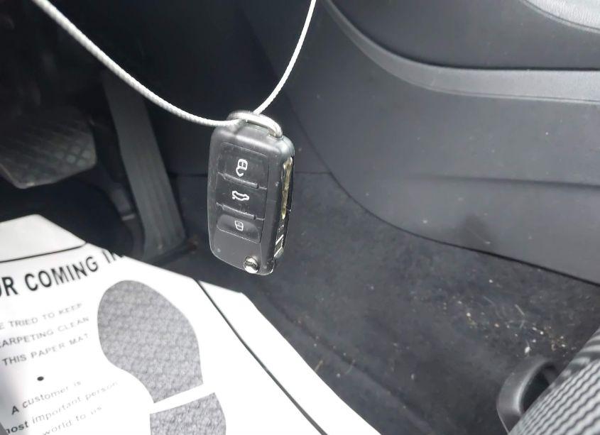 Photo 11 of 2014 Volkswagen Beetle 2.5L (VIN 3VW5P7AT8EM804342)