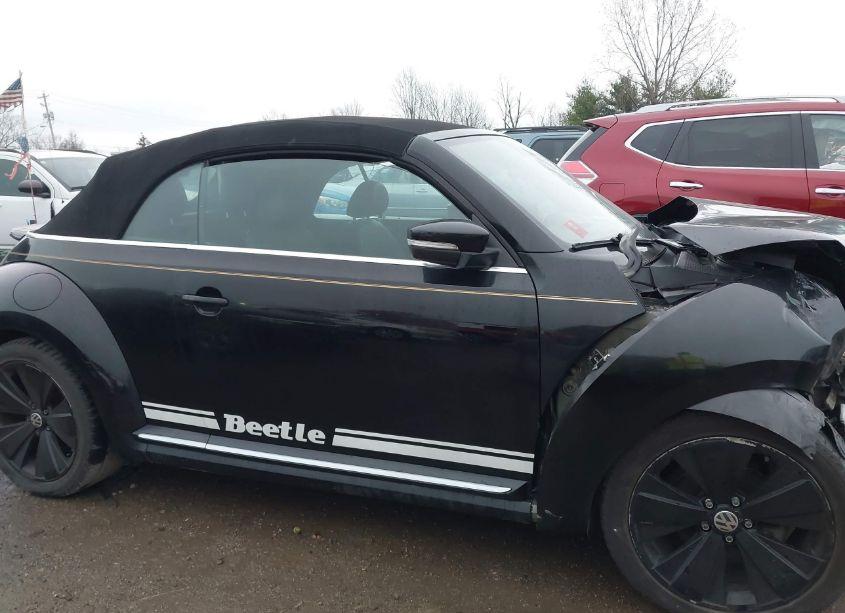 Photo 13 of 2014 Volkswagen Beetle 2.5L (VIN 3VW5P7AT8EM804342)