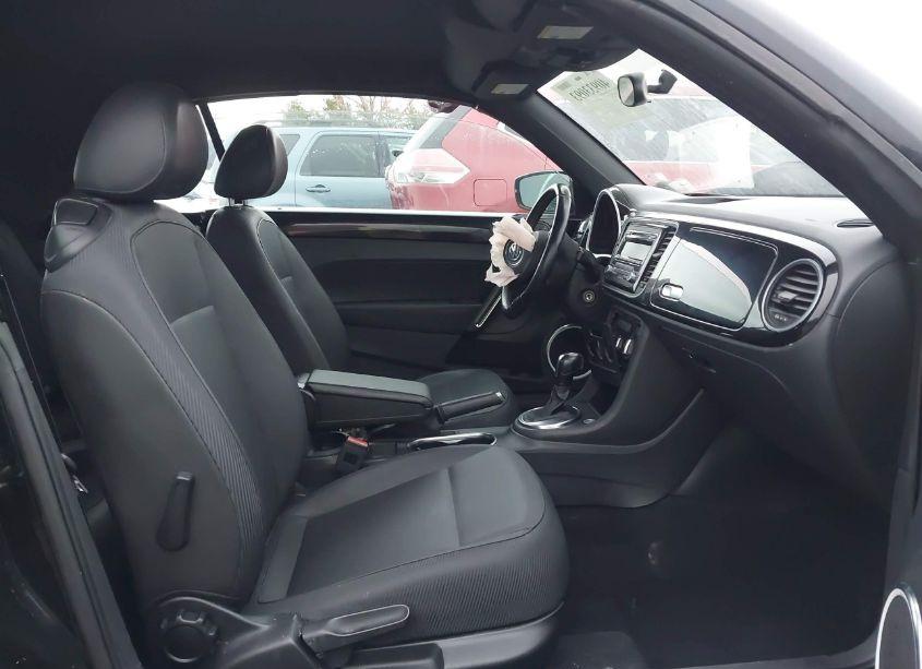 Photo 5 of 2014 Volkswagen Beetle 2.5L (VIN 3VW5P7AT8EM804342)