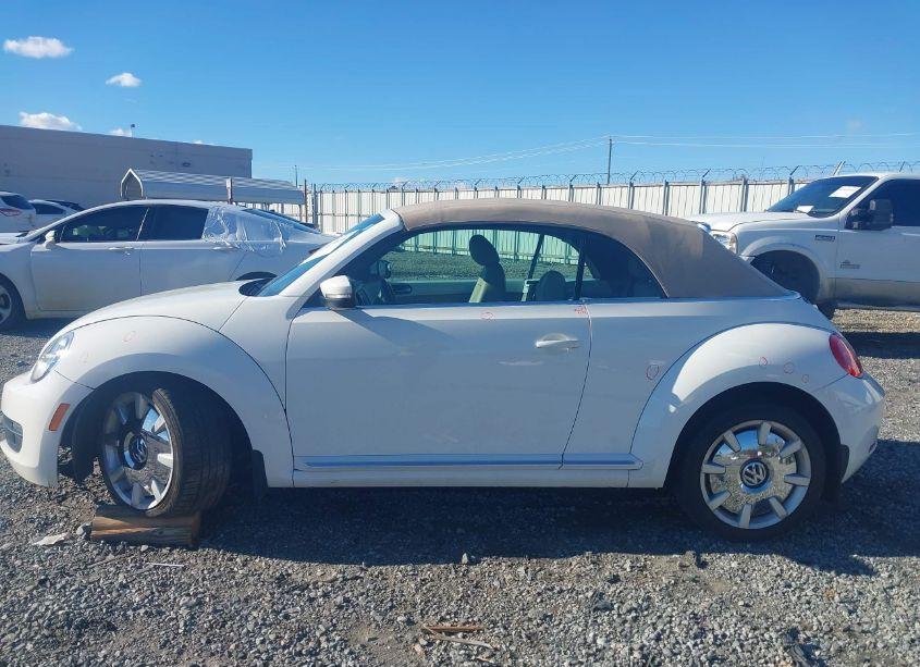 Photo 13 of 2014 Volkswagen Beetle 2.5L (VIN 3VW5P7AT8EM806513)